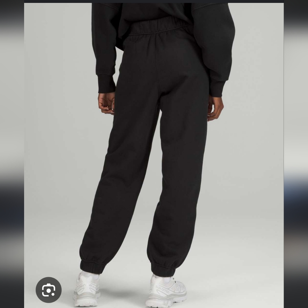 Lululemon Athletica Relaxes High-Rise Jogger